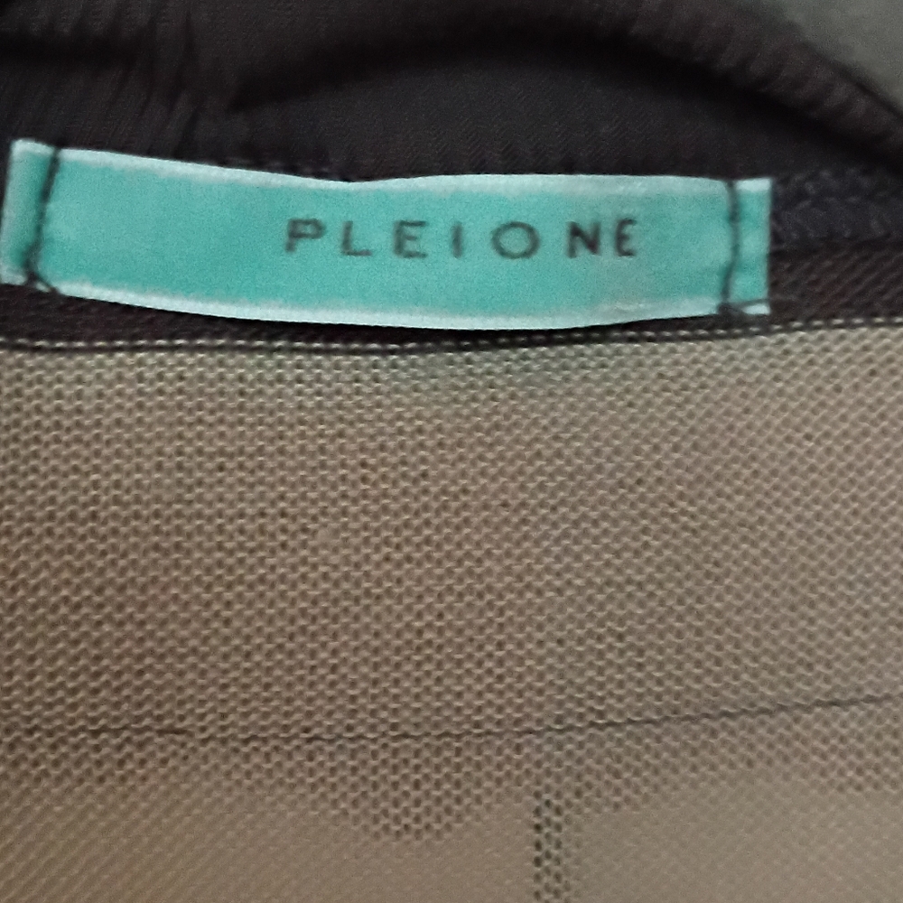 Anthropologie and Cream Lace Sweater.Like New Condition - Picture 4 of 5